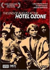 locandina del film FINE AGOSTO ALL'HOTEL OZON